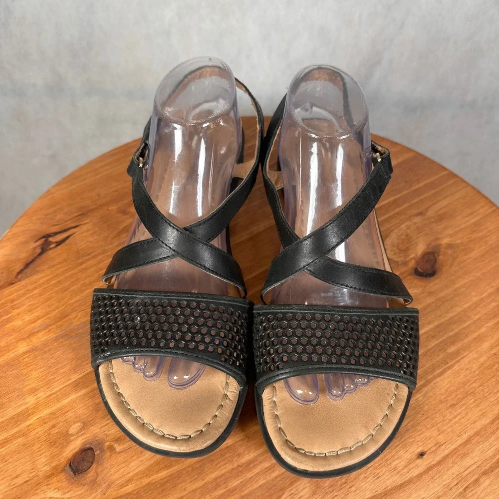 Naturalizer Juniper Sandals Womens 11M Black Good Laser Cut Strappy Flat Comfort